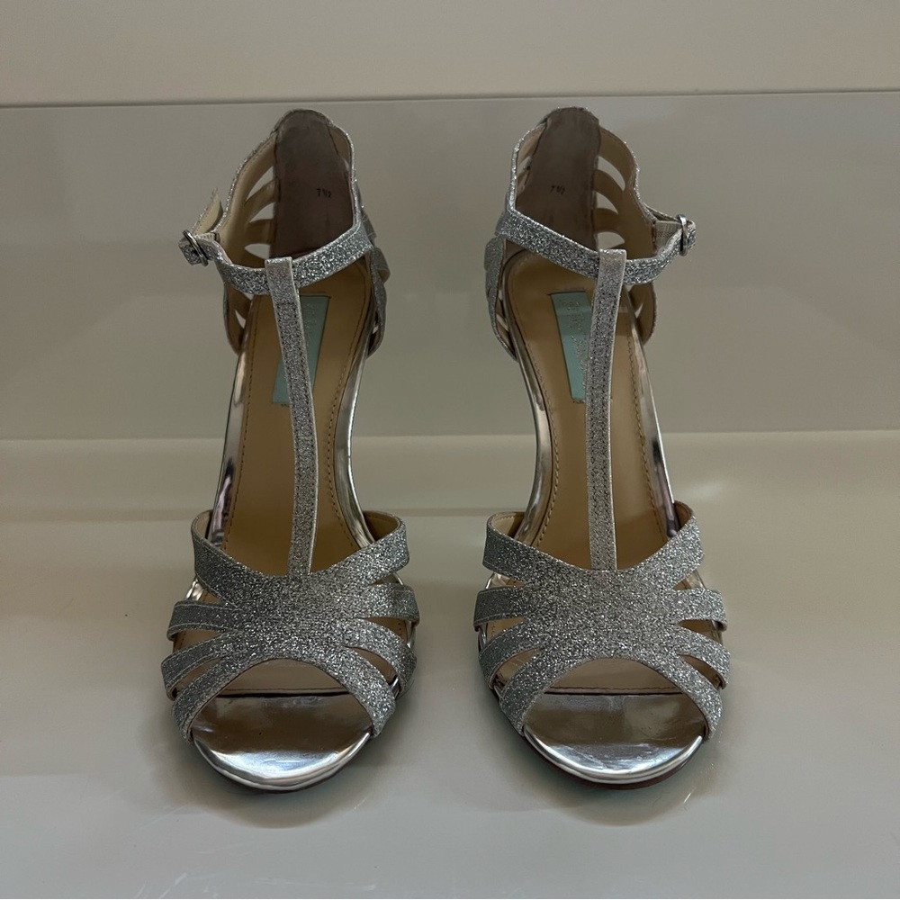 Betsey Johnson Shoes Silver Glitter T-Strap Heels | Color: Silver | Size: 7.5